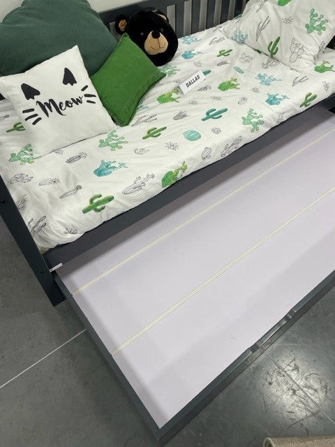 מיטה מונטסורית,מיטה מונטסורית לילדים,מיטות מעוצבות לילדים,מיטת קומותיים,ריהוט מונטסורי לילדים,
מיטת נסיכות,מיטת חבר,מיטת ילדים עם מיטת חבר,מיטת ילדים מעץ מלא