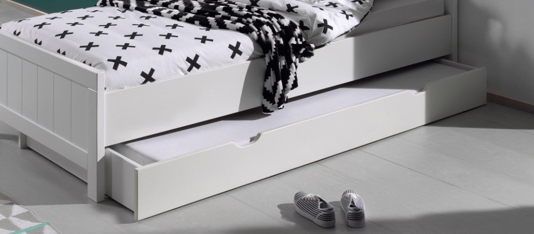 מיטה מונטסורית,מיטה מונטסורית לילדים,מיטות מעוצבות לילדים,מיטת קומותיים,ריהוט מונטסורי לילדים,
מיטת נסיכות,מיטת חבר,מיטת ילדים עם מיטת חבר,מיטת ילדים מעץ מלא