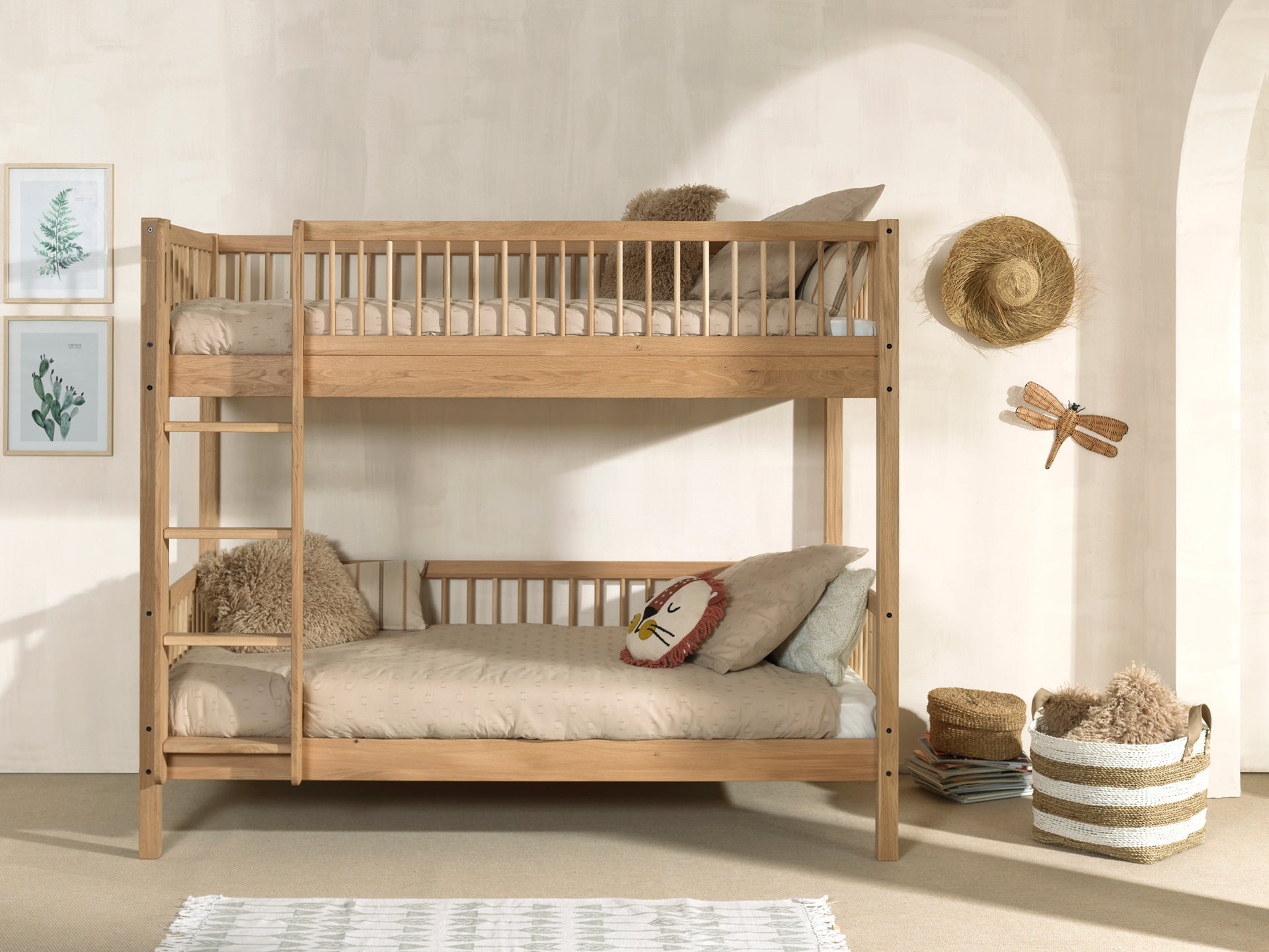 מיטה מונטסורית,מיטה מונטסורית לילדים,מיטות מעוצבות לילדים,מיטת קומותיים,ריהוט מונטסורי לילדים,
מיטת נסיכות,מיטת חבר,מיטת ילדים עם מיטת חבר,מיטת ילדים מעץ מלא