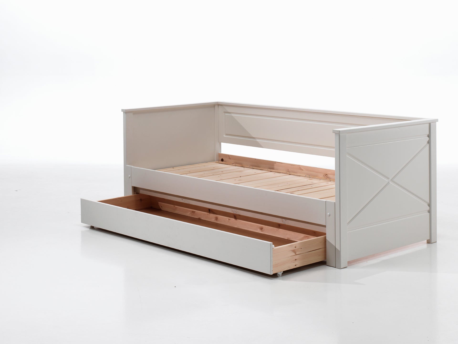 מיטה מונטסורית,מיטה מונטסורית לילדים,מיטות מעוצבות לילדים,מיטת קומותיים,ריהוט מונטסורי לילדים,

מיטת נסיכות,מיטת חבר,מיטת ילדים עם מיטת חבר,מיטת ילדים מעץ מלא