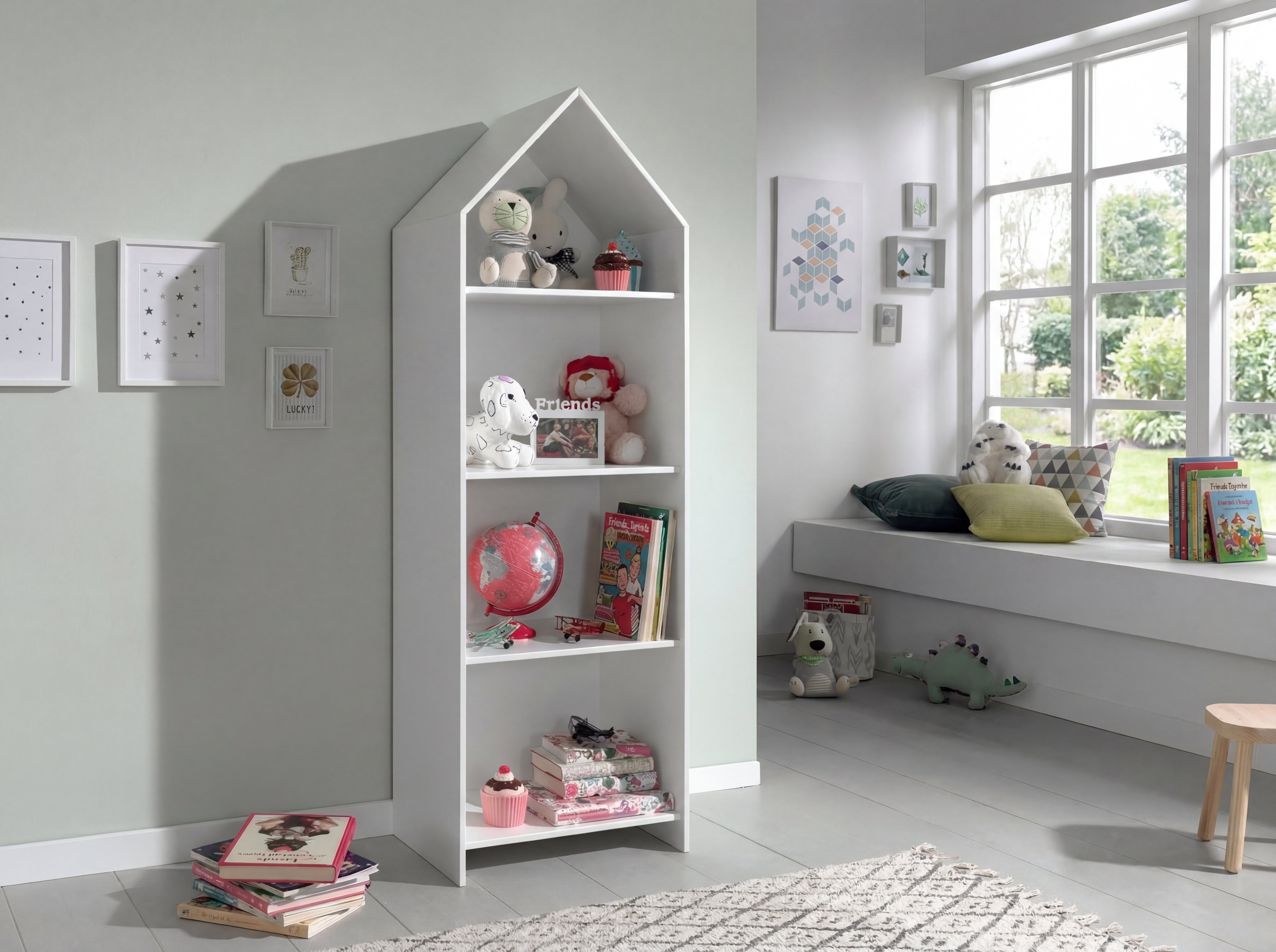 ארון קאסמי פתוח לבן